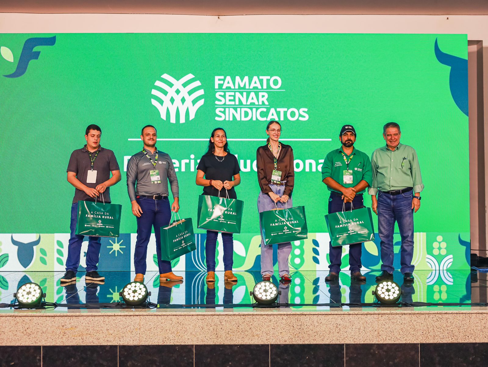 Instrutora de Campo Verde é selecionada em Concurso Nacional de Vídeos Educativos